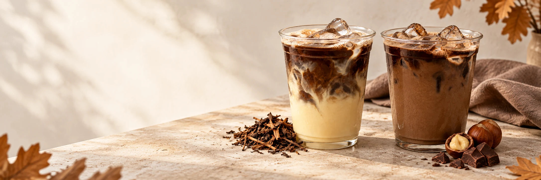 Klasični hojicha latte in čokoladno-lešnikova različica.